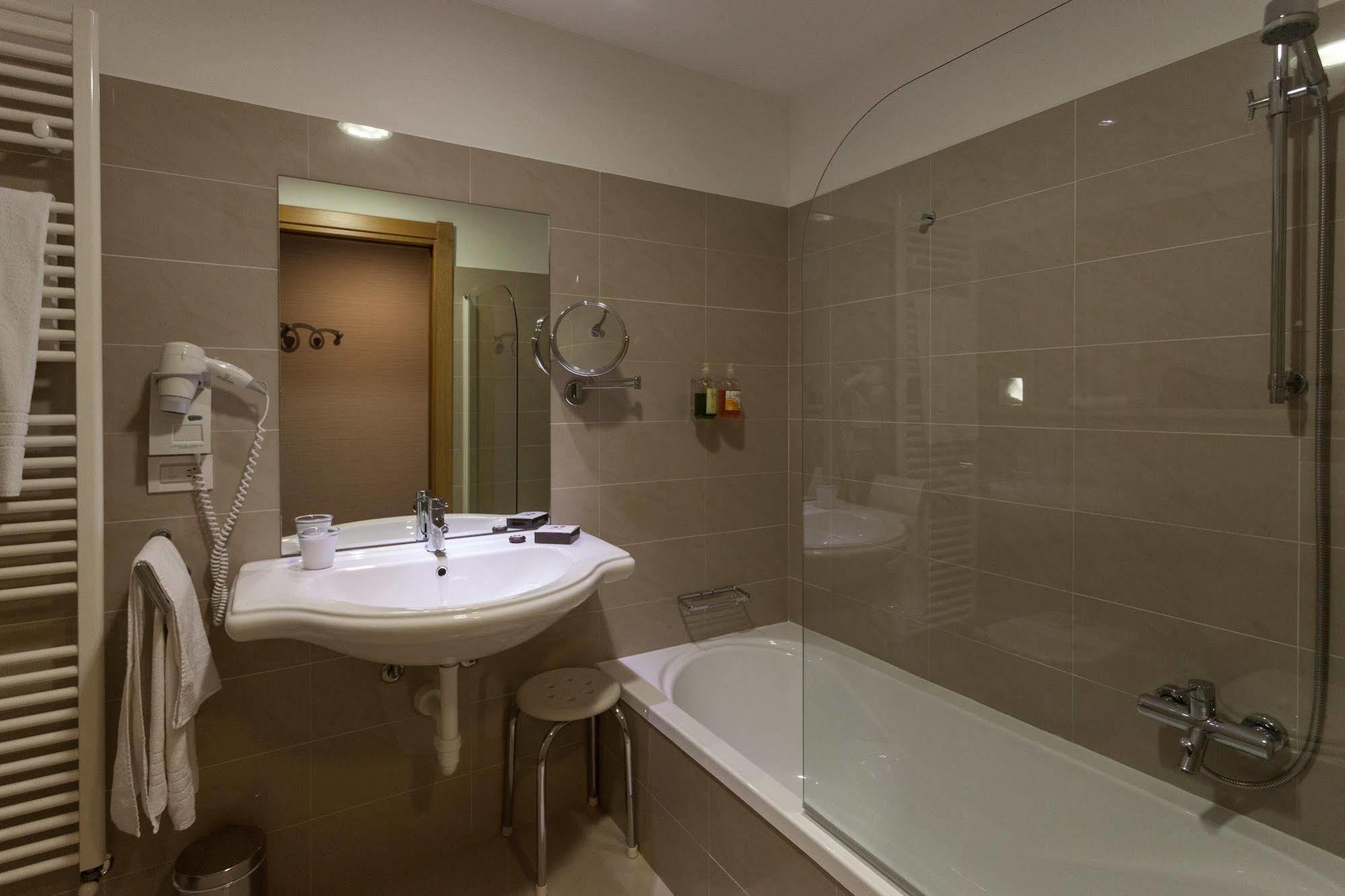 Best Western Ivrea Crystal Palace Banchette D'Ivrea Kültér fotó