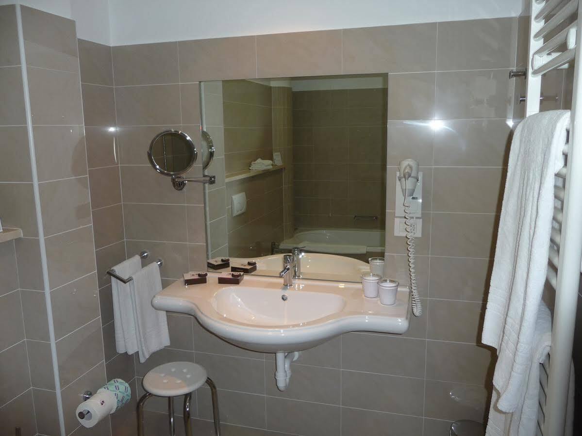 Best Western Ivrea Crystal Palace Banchette D'Ivrea Kültér fotó